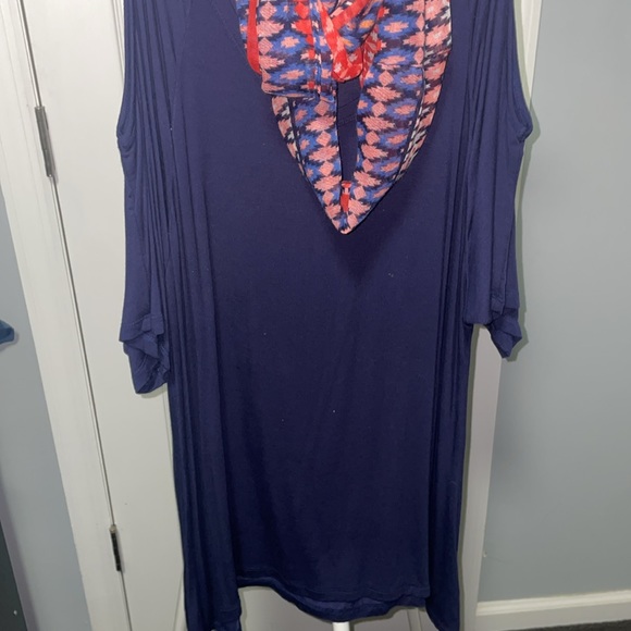 Navy blue top with scarf - Picture 6 of 6